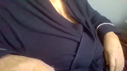 Snapshot of godfather943 chatting on 03-27-26, 04:29 godfather943 online show from 03-27-26, 04:29