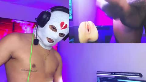 Snapshot of godiegogoxxx chatting on 05-26-26, 05:47 Diego online show from 05-26-26, 05:47