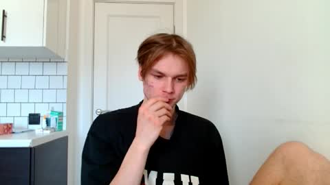 Snapshot of gofymcmouse chatting on 04-01-26, 01:41 Daniel online show from 04-01-26, 01:41