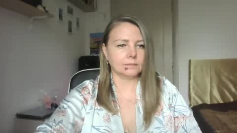 Snapshot of gold_585 chatting on 06-12-26, 07:40 gold_585 online show from 06-12-26, 07:40