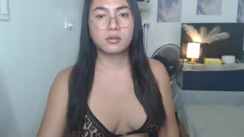 Snapshot of goldbella_ chatting on 06-07-26, 12:26 bella online show from 06-07-26, 12:26