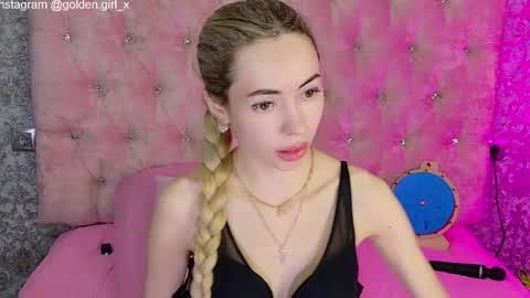 Snapshot of golden_girl__ chatting on 05-23-26, 02:17 golden girl online show from 05-23-26, 02:17