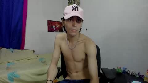 Snapshot of golden_ryan chatting on 11-25-25, 06:02 Jmmmm online show from 11-25-25, 06:02