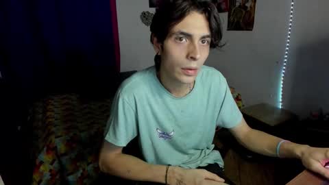 Snapshot of golden_ryan chatting on 02-18-26, 01:34 Jmmmm online show from 02-18-26, 01:34