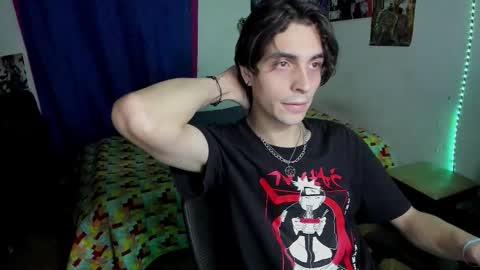 Snapshot of golden_ryan chatting on 02-18-26, 01:40 Jmmmm online show from 02-18-26, 01:40