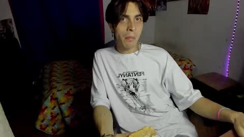 Snapshot of golden_ryan chatting on 02-19-26, 04:19 Jmmmm online show from 02-19-26, 04:19