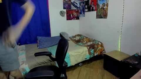 Snapshot of golden_ryan chatting on 02-25-26, 08:46 Jmmmm online show from 02-25-26, 08:46