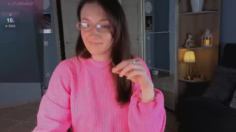 Snapshot of goldencrystaal chatting on 06-18-26, 04:44 GoldenCrystal online show from 06-18-26, 04:44