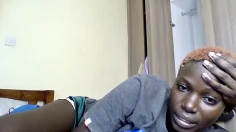 Snapshot of goldenfortune chatting on 07-16-26, 01:50 Daadys gurl online show from 07-16-26, 01:50