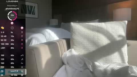 Snapshot of goldennile chatting on 04-09-26, 10:37 jax online show from 04-09-26, 10:37