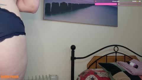Snapshot of goldie_peach chatting on 10-07-25, 12:35 Goldie online show from 10-07-25, 12:35