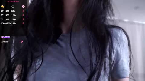 Snapshot of goldygrillz chatting on 10-17-25, 09:34 angel online show from 10-17-25, 09:34