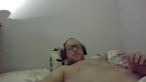 Snapshot of golons17 chatting on 03-06-26, 08:55 golons17 online show from 03-06-26, 08:55