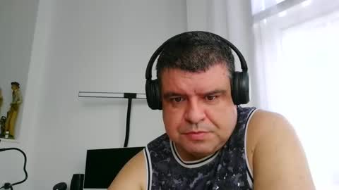Snapshot of gomezgonz5 chatting on 09-21-25, 10:39 gomezgonz5 online show from 09-21-25, 10:39