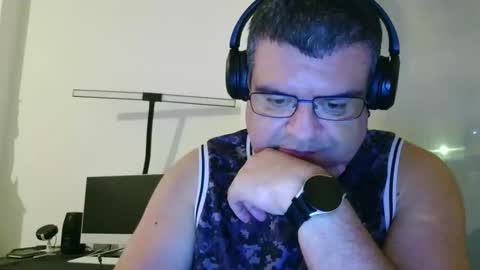 Snapshot of gomezgonz5 chatting on 09-21-25, 10:44 gomezgonz5 online show from 09-21-25, 10:44