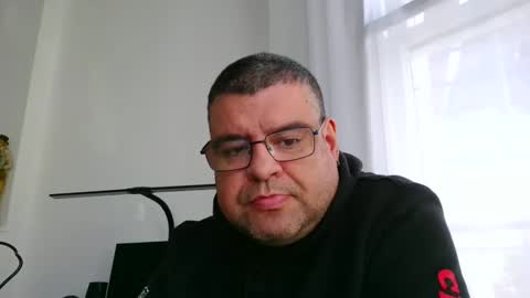 Snapshot of gomezgonz5 chatting on 09-30-25, 12:32 gomezgonz5 online show from 09-30-25, 12:32