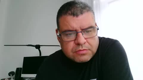 Snapshot of gomezgonz5 chatting on 10-03-25, 12:02 gomezgonz5 online show from 10-03-25, 12:02