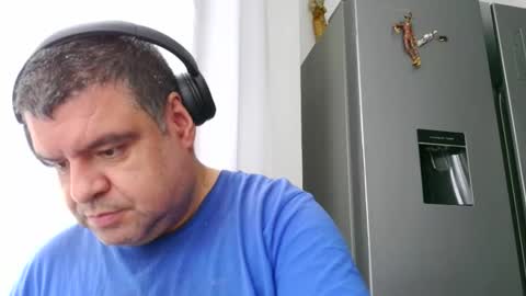 Snapshot of gomezgonz5 chatting on 10-15-25, 10:26 gomezgonz5 online show from 10-15-25, 10:26