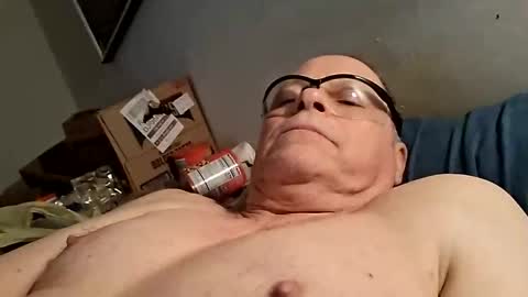 Snapshot of gonadalache chatting on 10-15-25, 12:27 gonadalache online show from 10-15-25, 12:27