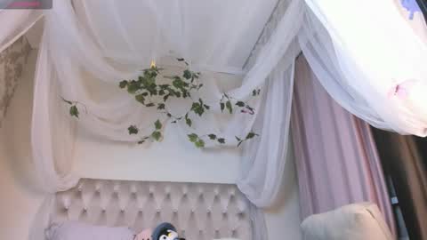 gongjulee online show from 10-24-25, 12:30