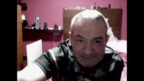 Snapshot of gonzalobilbaogon chatting on 03-28-26, 03:17 gonzalo online show from 03-28-26, 03:17