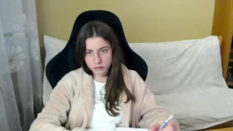 Elizabeth Effie online show from 06-04-26, 05:19