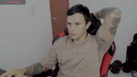 Snapshot of goodboy69i chatting on 11-23-25, 10:48 goodboy69i online show from 11-23-25, 10:48