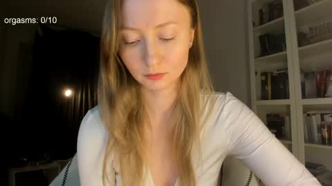 Snapshot of goodg_oddamn chatting on 05-18-26, 07:41 SOPHIE online show from 05-18-26, 07:41