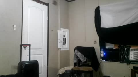 Snapshot of goodp8140 chatting on 07-08-26, 11:53 BottomgameRaw online show from 07-08-26, 11:53