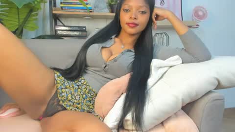 Dominique online show from 06-19-26, 01:10