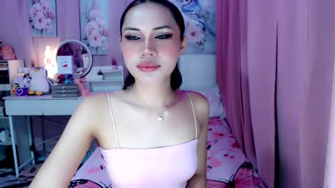 Snapshot of gorgeous_anora chatting on 06-21-26, 01:30 Anora online show from 06-21-26, 01:30