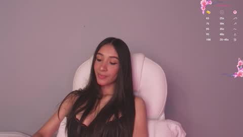 Snapshot of gorgeous_brunette chatting on 03-08-26, 11:58 Rose online show from 03-08-26, 11:58