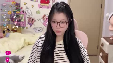 Snapshot of gorgeous_girl33 chatting on 11-08-25, 01:50 gorgeous girl33 online show from 11-08-25, 01:50