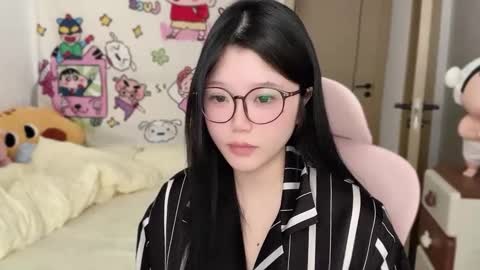 Snapshot of gorgeous_girl33 chatting on 11-15-25, 02:20 gorgeous girl33 online show from 11-15-25, 02:20