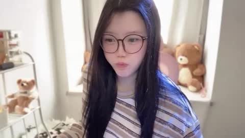 Snapshot of gorgeous_girl33 chatting on 01-07-26, 01:19 gorgeous girl33 online show from 01-07-26, 01:19