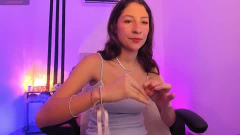 Snapshot of gorgeous_t chatting on 01-16-26, 08:02 i am Jessi I love animals and drawing I hope to get along with everyone. XOXO online show from 01-16-26, 08:02