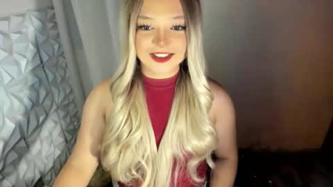 Snapshot of gorgeousamandarose chatting on 05-27-26, 02:08 Amanda rose online show from 05-27-26, 02:08