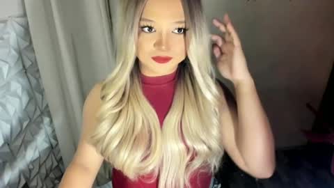Snapshot of gorgeousamandarose chatting on 06-13-26, 01:09 Amanda rose online show from 06-13-26, 01:09