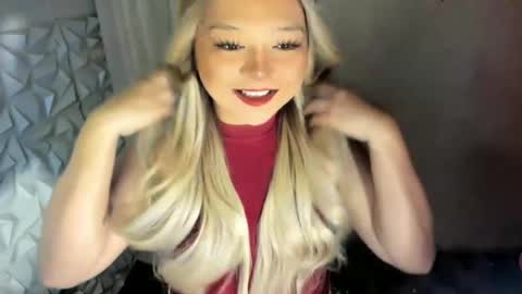 Snapshot of gorgeousamandarose chatting on 06-16-26, 04:26 Amanda rose online show from 06-16-26, 04:26