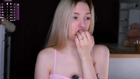 Luna online show from 04-07-26, 01:39
