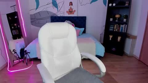 Alice online show from 12-18-25, 07:20