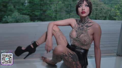 sophie  Special celebration a the beach 300k followers 3011 and 0112   online show from 04-26-26, 08:17