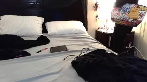 gothbaby305 online show from 10-28-25, 09:39