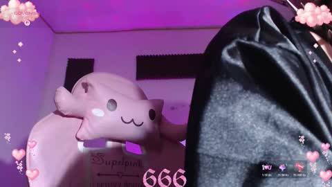 Snapshot of gothicute chatting on 01-13-26, 04:40 online show from 01-13-26, 04:40