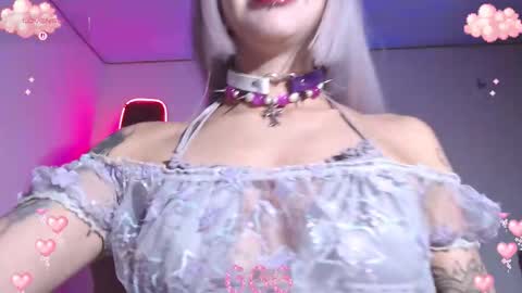 Snapshot of gothicute chatting on 02-05-26, 06:51 online show from 02-05-26, 06:51