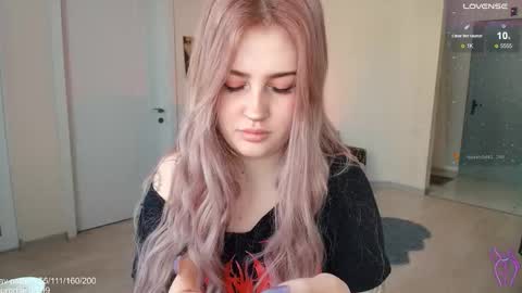 traumfrau Kira angel face devil eyes I SELL A LOT VIDEO IN GALLERY online show from 02-13-26, 10:00