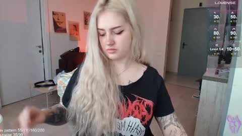 traumfrau Kira angel face devil eyes I SELL A LOT VIDEO IN GALLERY online show from 03-31-26, 10:48