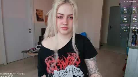 traumfrau Kira angel face devil eyes I SELL A LOT VIDEO IN GALLERY online show from 04-13-26, 09:37