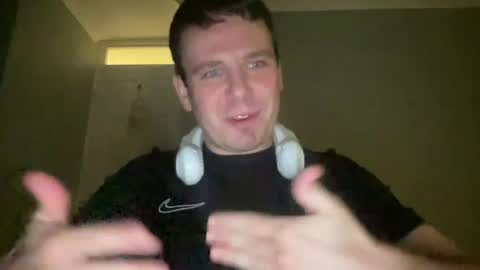 Snapshot of gotitgoin_ chatting on 07-11-26, 12:24 GotItGoin online show from 07-11-26, 12:24