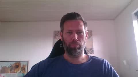 Snapshot of gotta1234 chatting on 10-24-25, 11:06 gotta1234 online show from 10-24-25, 11:06